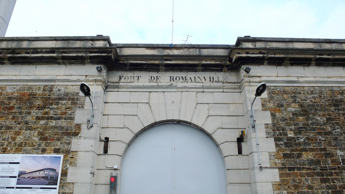 fort de romainville tour